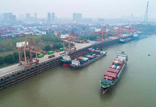 内贸水运里河运和海运的区别？？？？？