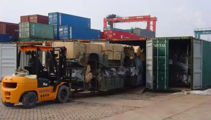 海内海运中什么是客栈转运及港内装箱拆箱，，，，，，，，流程是怎么样的？？？？？？？？